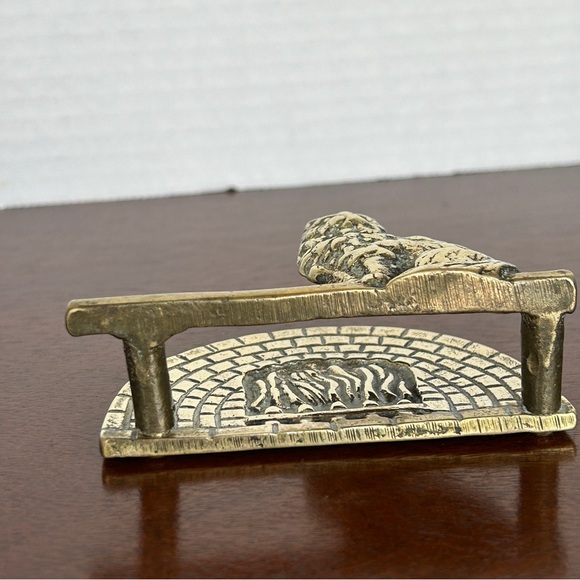 Vintage Solid Brass Cat Sitting by Fireplace Letter Rack Organizer - Picture 4 of 6